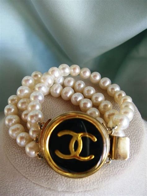 chanel button pearl bracelet|chanel pearl bracelet price.